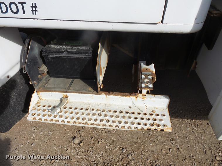 image for item DB8062 1990 International 4700 delivery truck