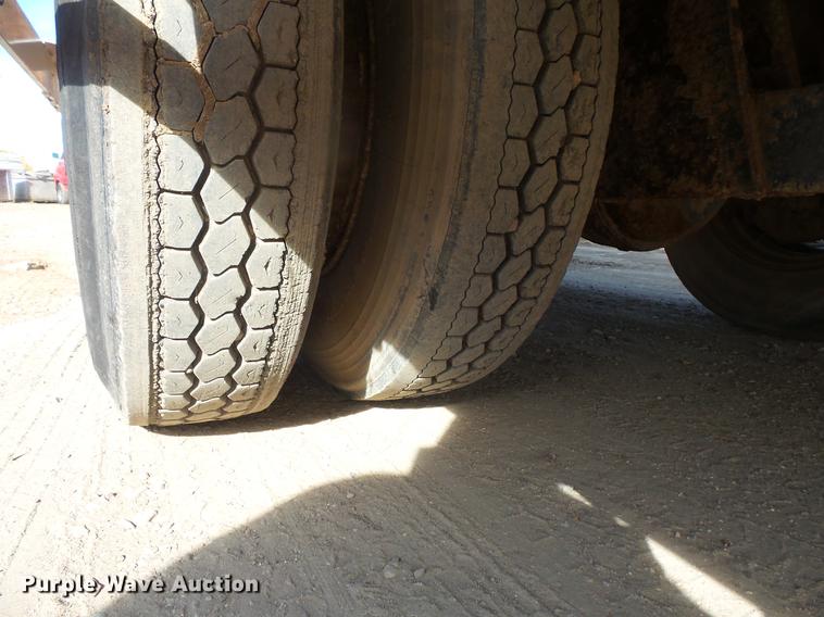 image for item DB8062 1990 International 4700 delivery truck