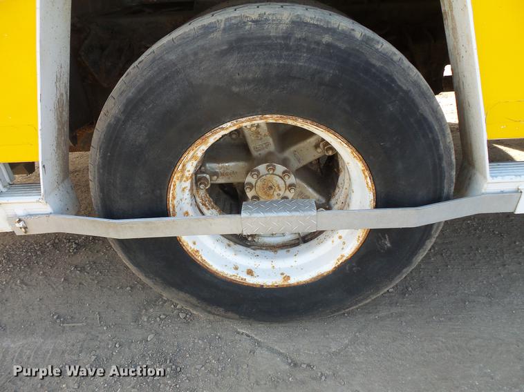 image for item DB8062 1990 International 4700 delivery truck