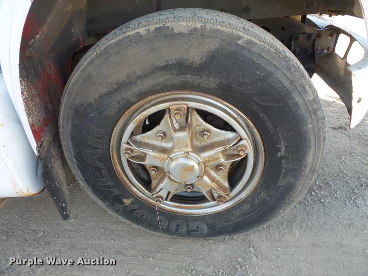 image for item DB8062 1990 International 4700 delivery truck