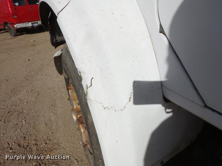 image for item DB8062 1990 International 4700 delivery truck