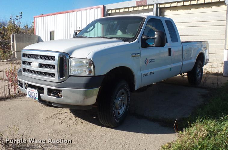 image for item DB8064 2006 Ford F250 Super Duty SuperCab pickup truck