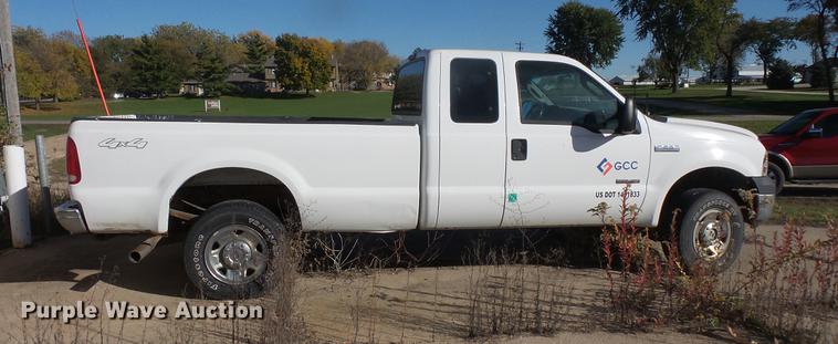image for item DB8064 2006 Ford F250 Super Duty SuperCab pickup truck