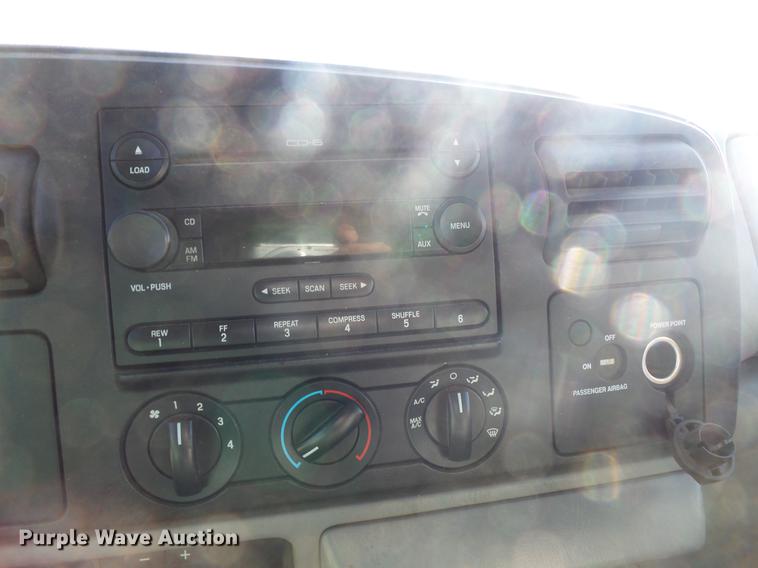 image for item DB8064 2006 Ford F250 Super Duty SuperCab pickup truck