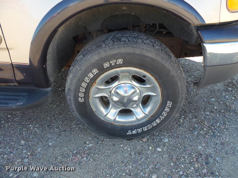 image for item DB8090 2001 Ford F150 SuperCrew pickup truck