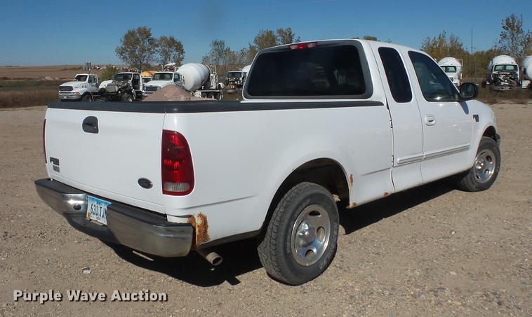 image for item DB8092 2001 Ford F150 SuperCab pickup truck