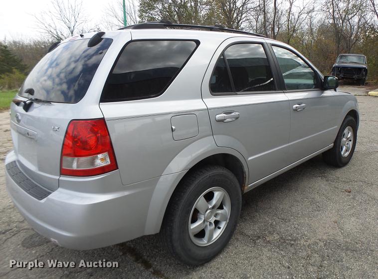 image for item DB9933 2006 Kia Sorento SUV