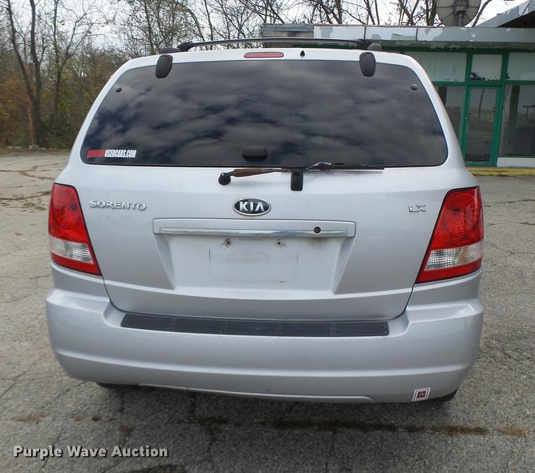 image for item DB9933 2006 Kia Sorento SUV