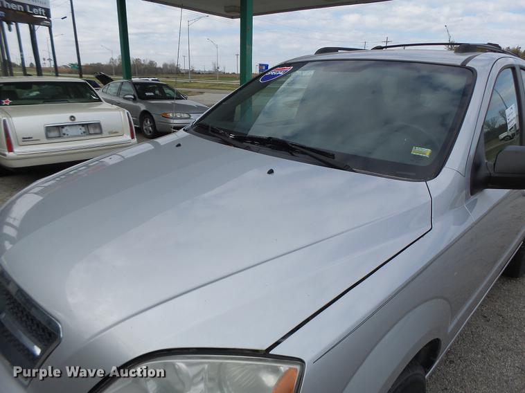 image for item DB9933 2006 Kia Sorento SUV