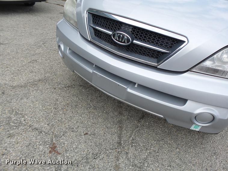 image for item DB9933 2006 Kia Sorento SUV