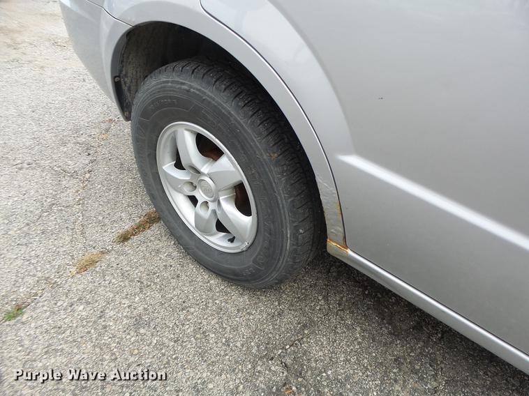 image for item DB9933 2006 Kia Sorento SUV