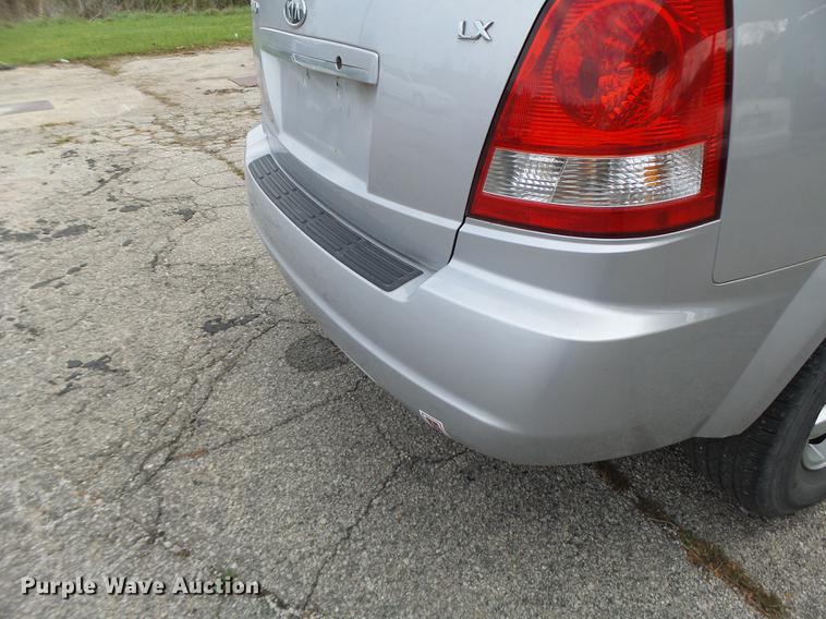 image for item DB9933 2006 Kia Sorento SUV