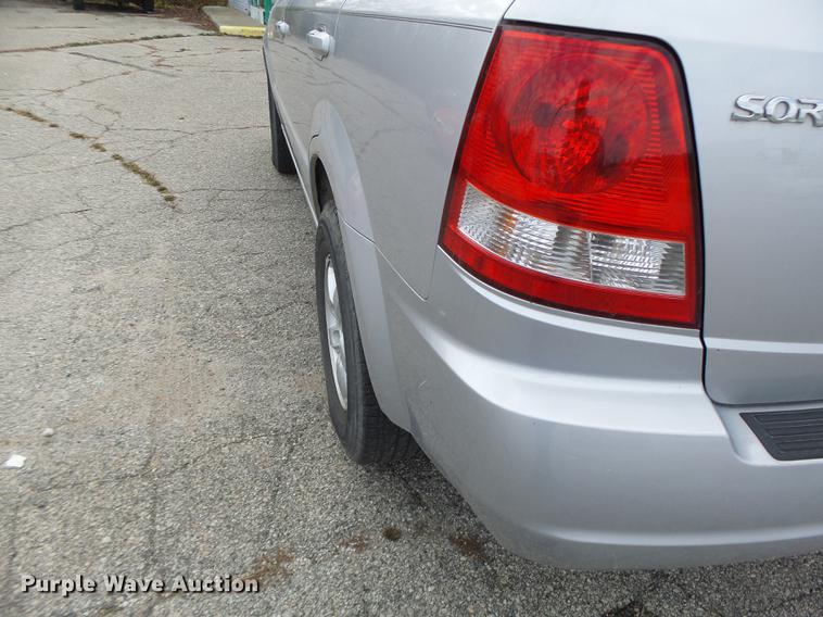image for item DB9933 2006 Kia Sorento SUV