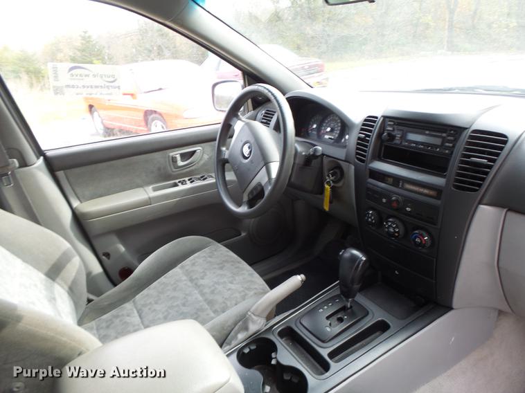 image for item DB9933 2006 Kia Sorento SUV