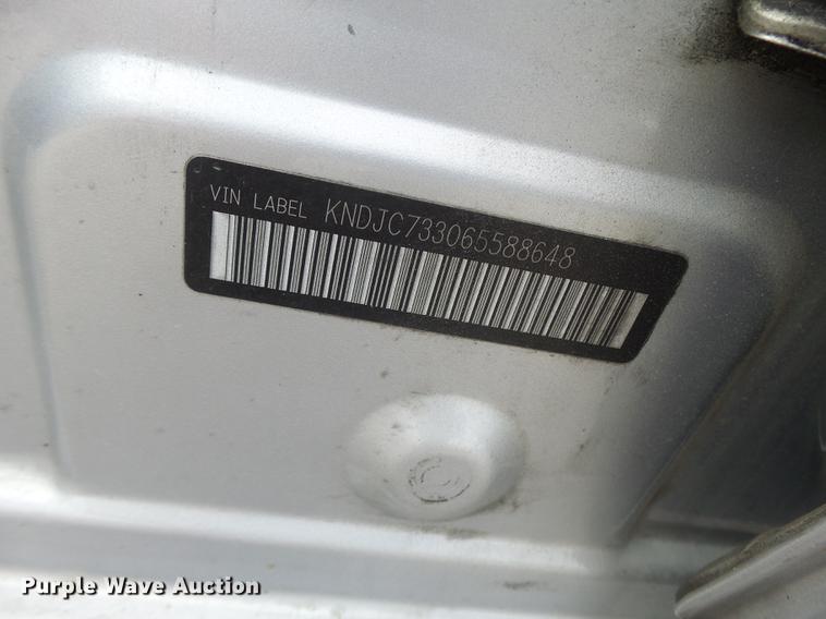 image for item DB9933 2006 Kia Sorento SUV