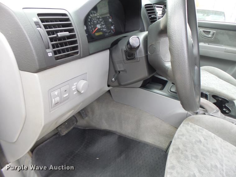 image for item DB9933 2006 Kia Sorento SUV