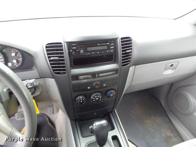 image for item DB9933 2006 Kia Sorento SUV