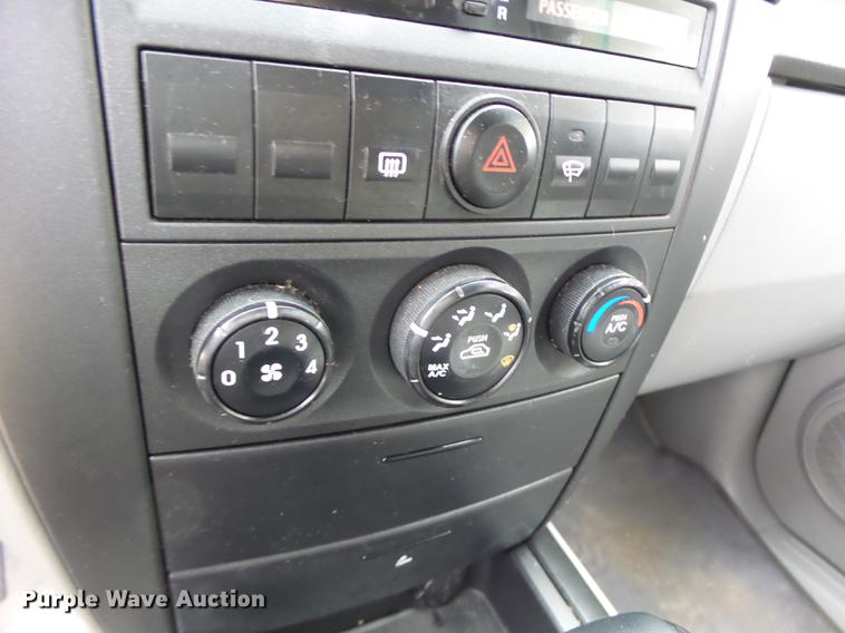 image for item DB9933 2006 Kia Sorento SUV