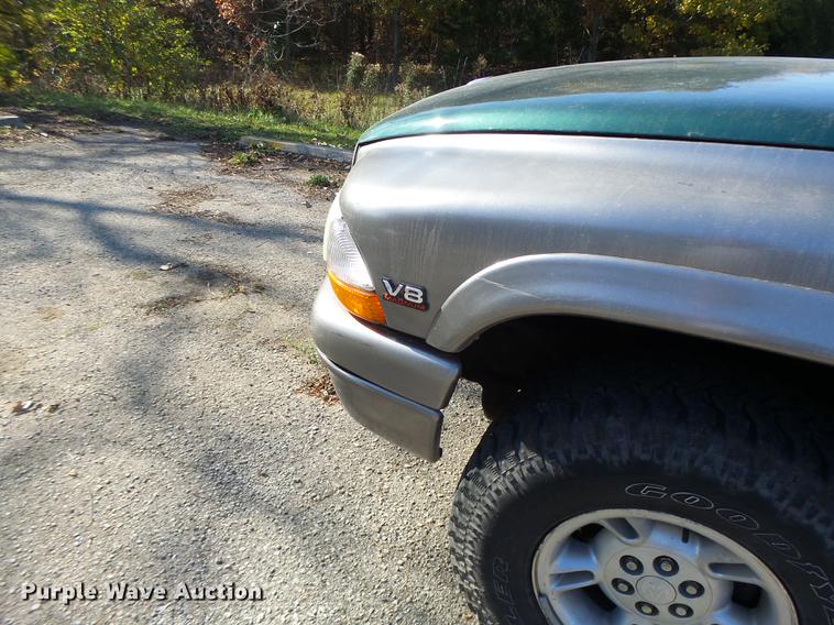 image for item DB9937 1999 Dodge Durango SUV