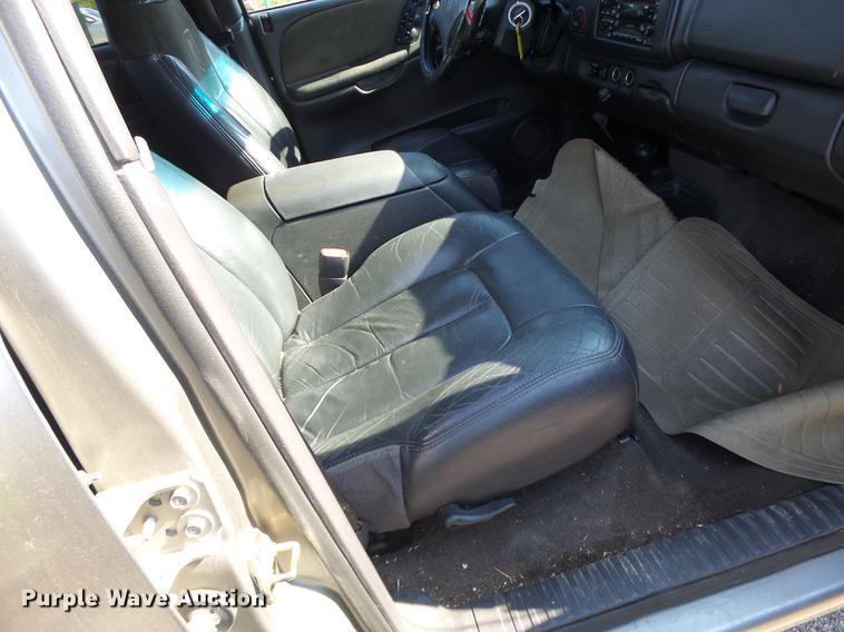 image for item DB9937 1999 Dodge Durango SUV