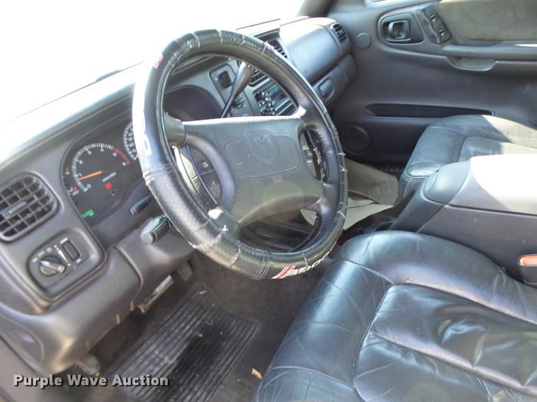 image for item DB9937 1999 Dodge Durango SUV
