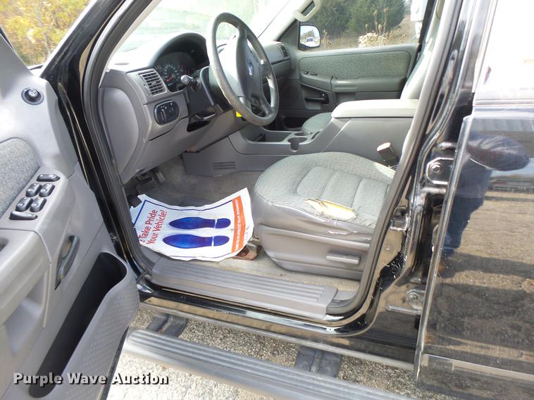image for item DB9938 2003 Ford Explorer SUV