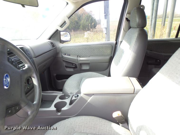 image for item DB9938 2003 Ford Explorer SUV