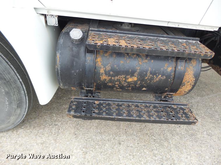 image for item DB9945 2007 International DuraStar 4300 box truck