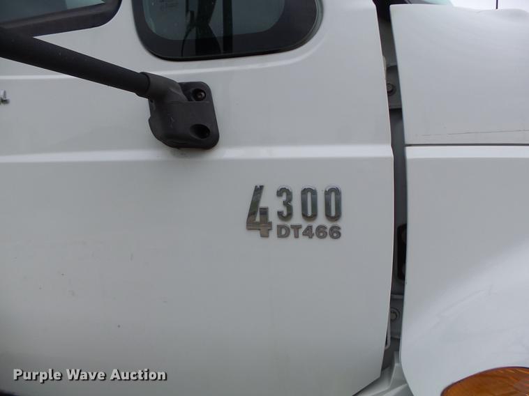 image for item DB9945 2007 International DuraStar 4300 box truck