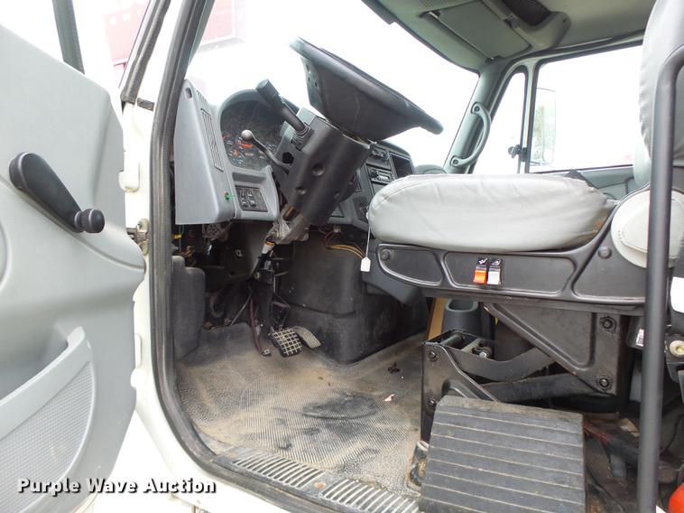 image for item DB9945 2007 International DuraStar 4300 box truck