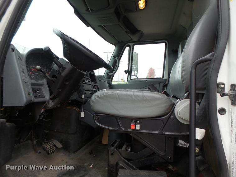 image for item DB9945 2007 International DuraStar 4300 box truck