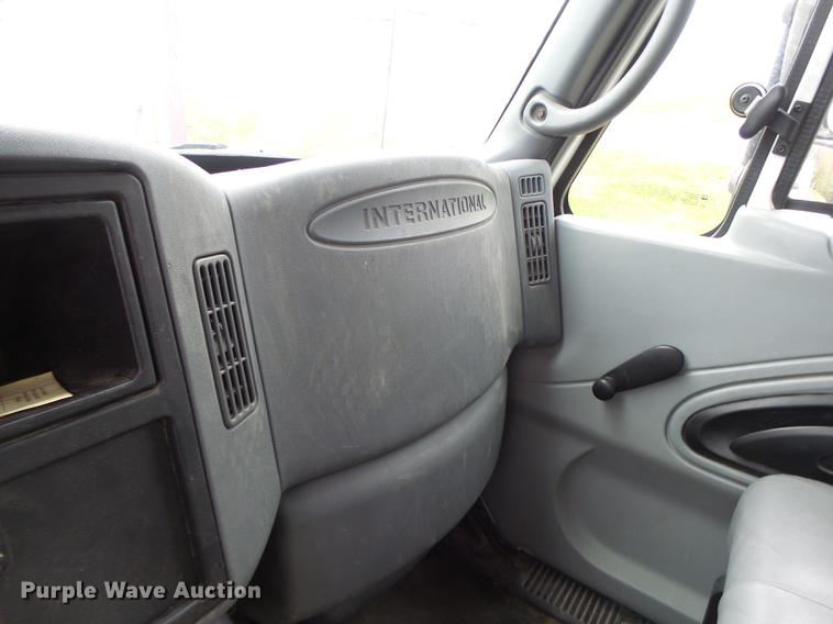 image for item DB9945 2007 International DuraStar 4300 box truck