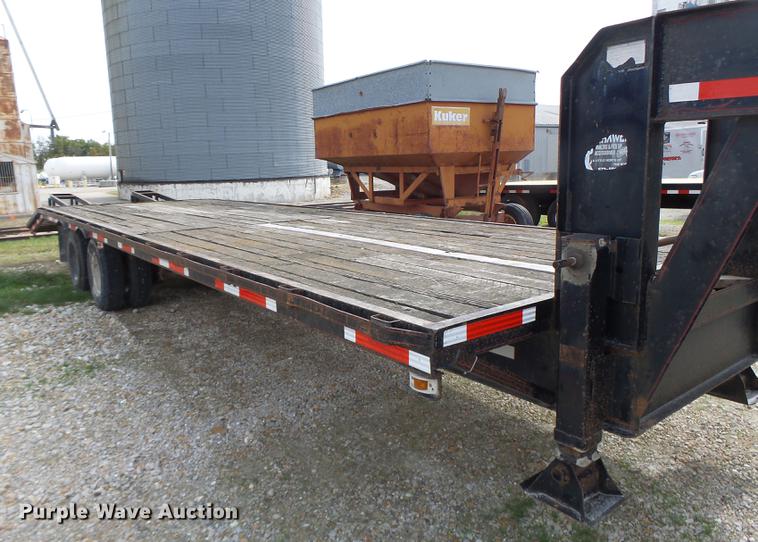 image for item DB9946 1997 Maxwell equipment trailer
