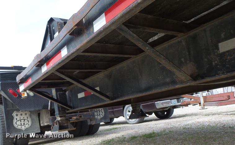 image for item DB9946 1997 Maxwell equipment trailer