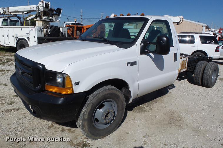 image for item DB9965 1999 Ford F350 Super Duty cab and chassis