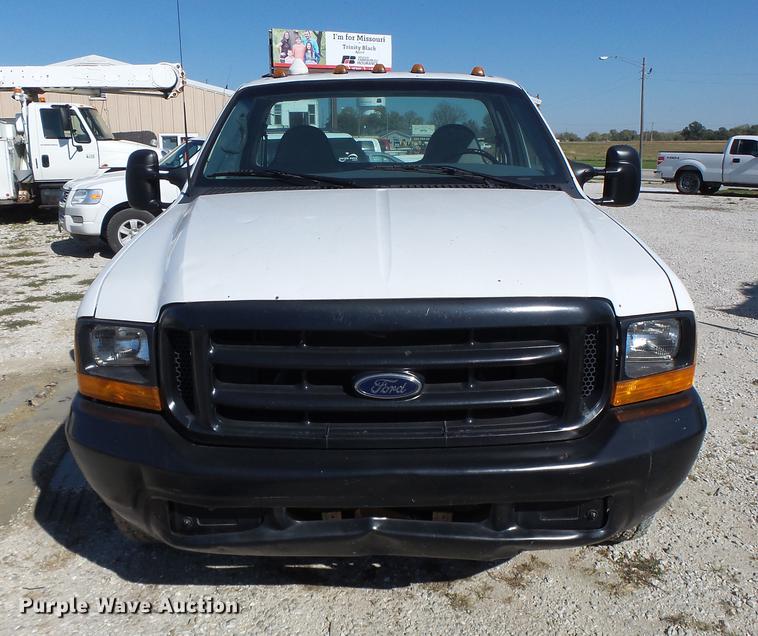 image for item DB9965 1999 Ford F350 Super Duty cab and chassis