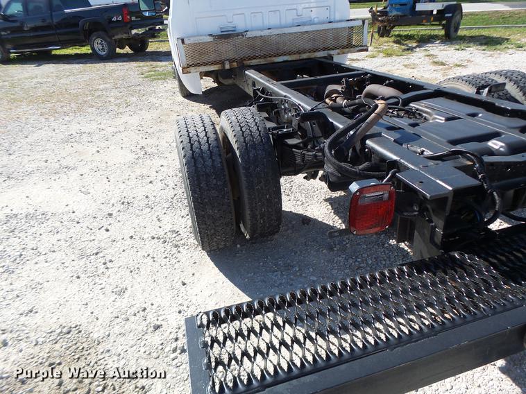 image for item DB9965 1999 Ford F350 Super Duty cab and chassis