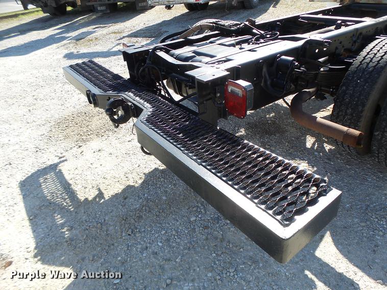 image for item DB9965 1999 Ford F350 Super Duty cab and chassis