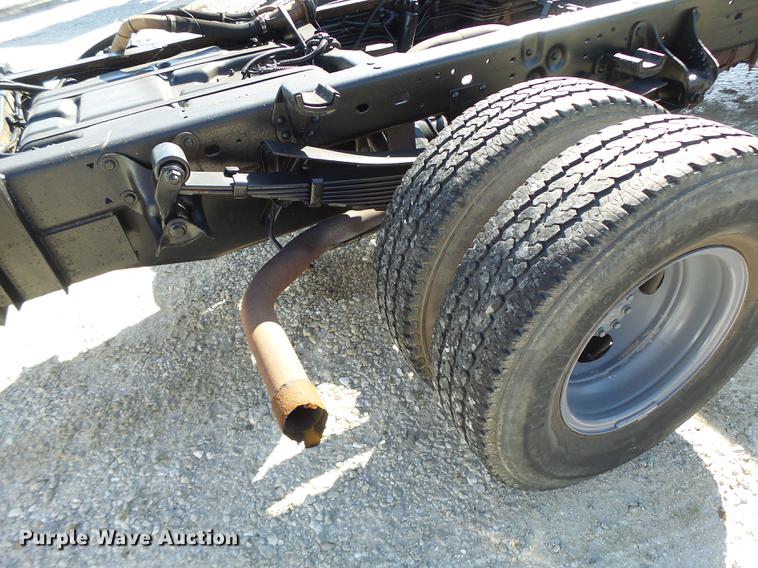 image for item DB9965 1999 Ford F350 Super Duty cab and chassis