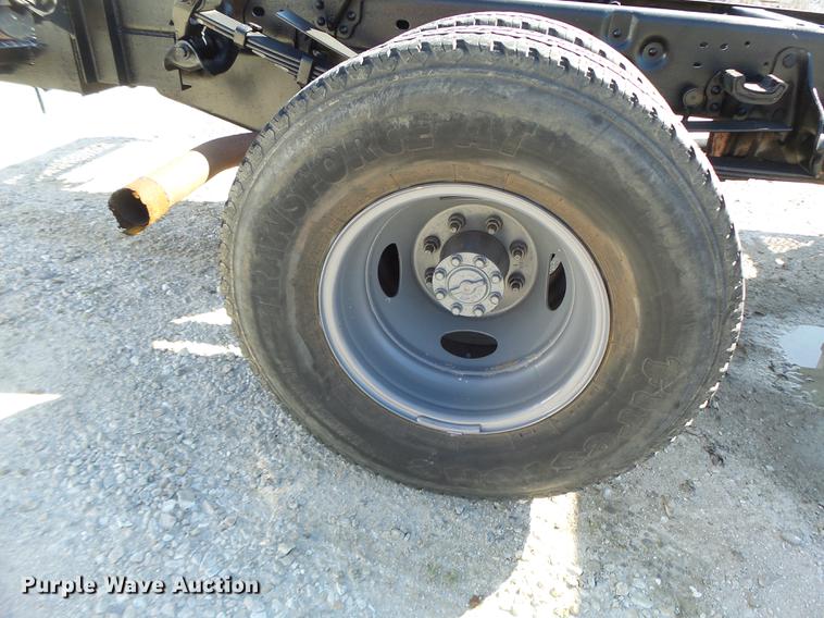 image for item DB9965 1999 Ford F350 Super Duty cab and chassis