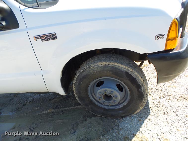 image for item DB9965 1999 Ford F350 Super Duty cab and chassis