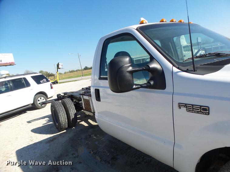 image for item DB9965 1999 Ford F350 Super Duty cab and chassis