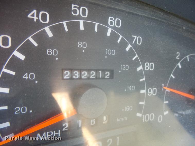 image for item DB9965 1999 Ford F350 Super Duty cab and chassis