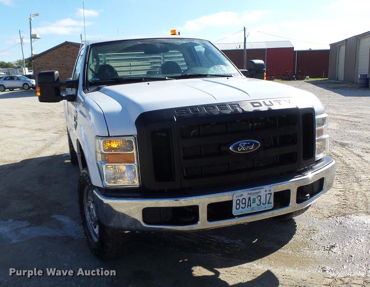 image for item DB9978 2009 Ford F250 Super Duty XL pickup truck