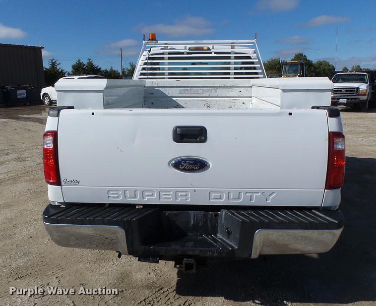image for item DB9978 2009 Ford F250 Super Duty XL pickup truck