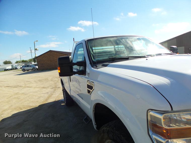 image for item DB9978 2009 Ford F250 Super Duty XL pickup truck