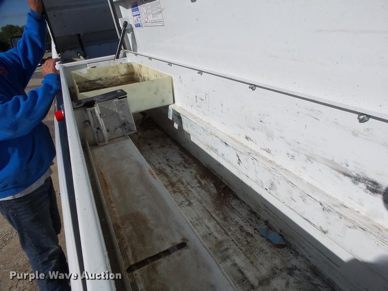 image for item DB9978 2009 Ford F250 Super Duty XL pickup truck