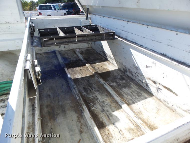 image for item DB9978 2009 Ford F250 Super Duty XL pickup truck