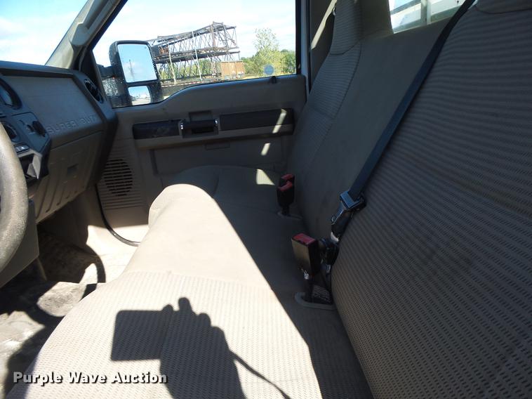 image for item DB9978 2009 Ford F250 Super Duty XL pickup truck