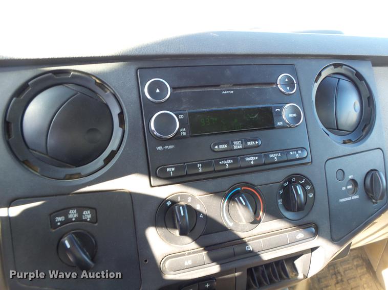 image for item DB9978 2009 Ford F250 Super Duty XL pickup truck